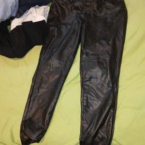 Jeans leggings that definitely make your butt look amazing!!!🍑 thank me later